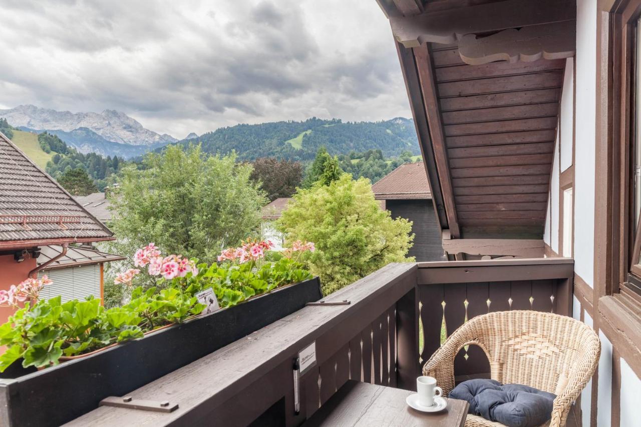 Fewo Im Blauen Haus Dg Garmisch-Partenkirchen Extérieur photo
